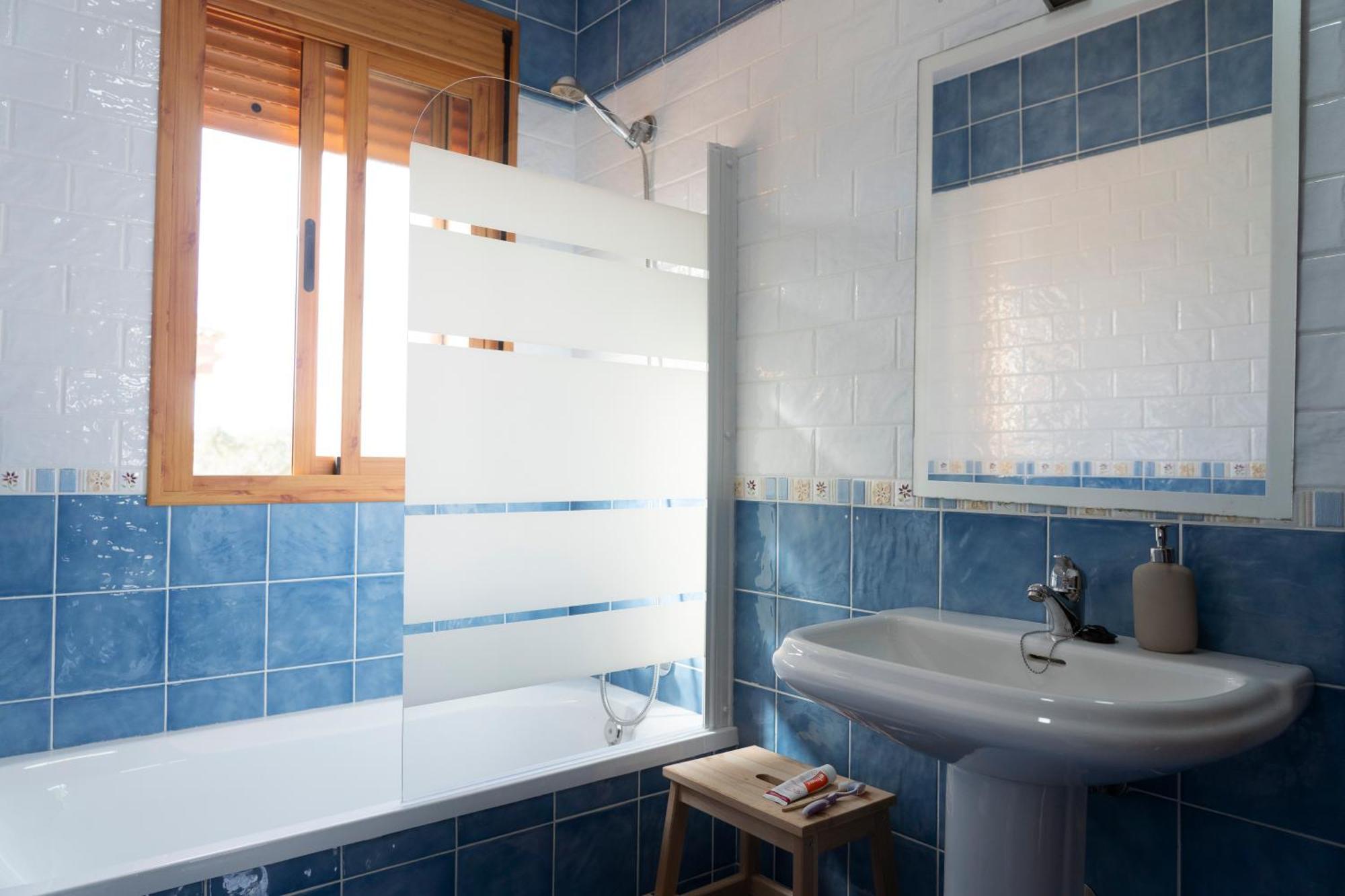 Namawa Surfhouse Vandrarhem Chiclana de la Frontera Exteriör bild