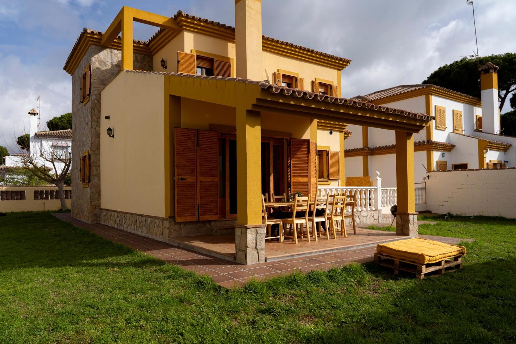 Namawa Surfhouse Vandrarhem Chiclana de la Frontera Exteriör bild