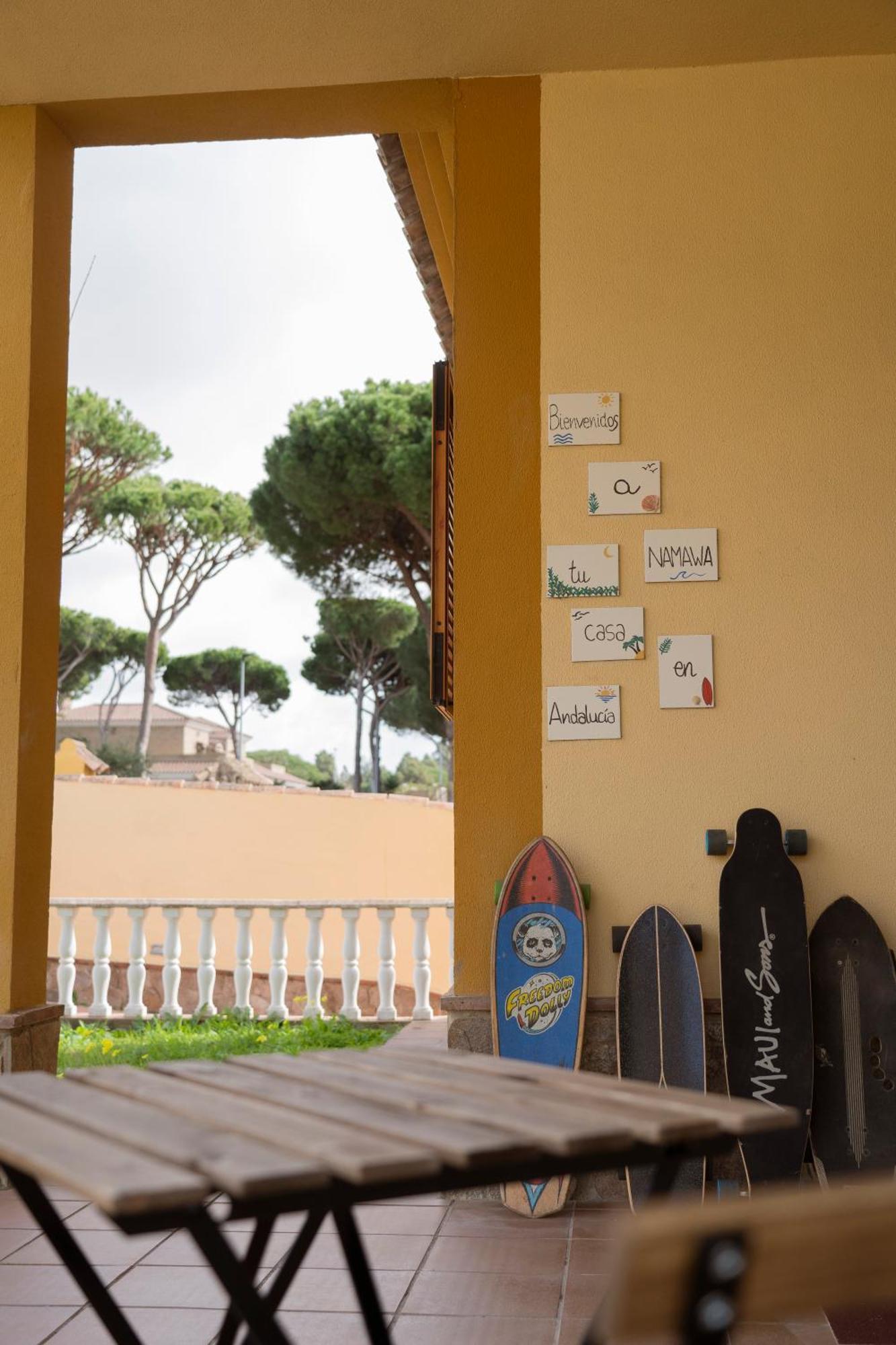 Namawa Surfhouse Vandrarhem Chiclana de la Frontera Exteriör bild